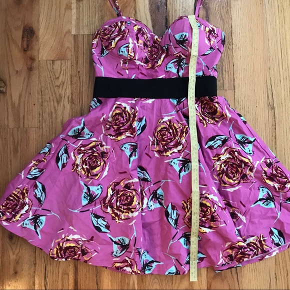 Floral Dress • F21 - Picture 6 of 11